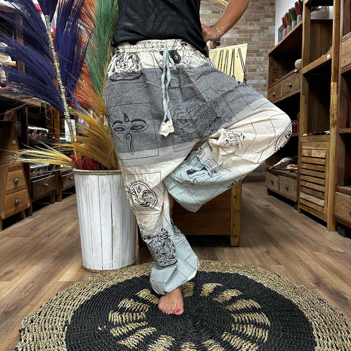 High Cross Himalayan Print Yoga Trousers – Grey