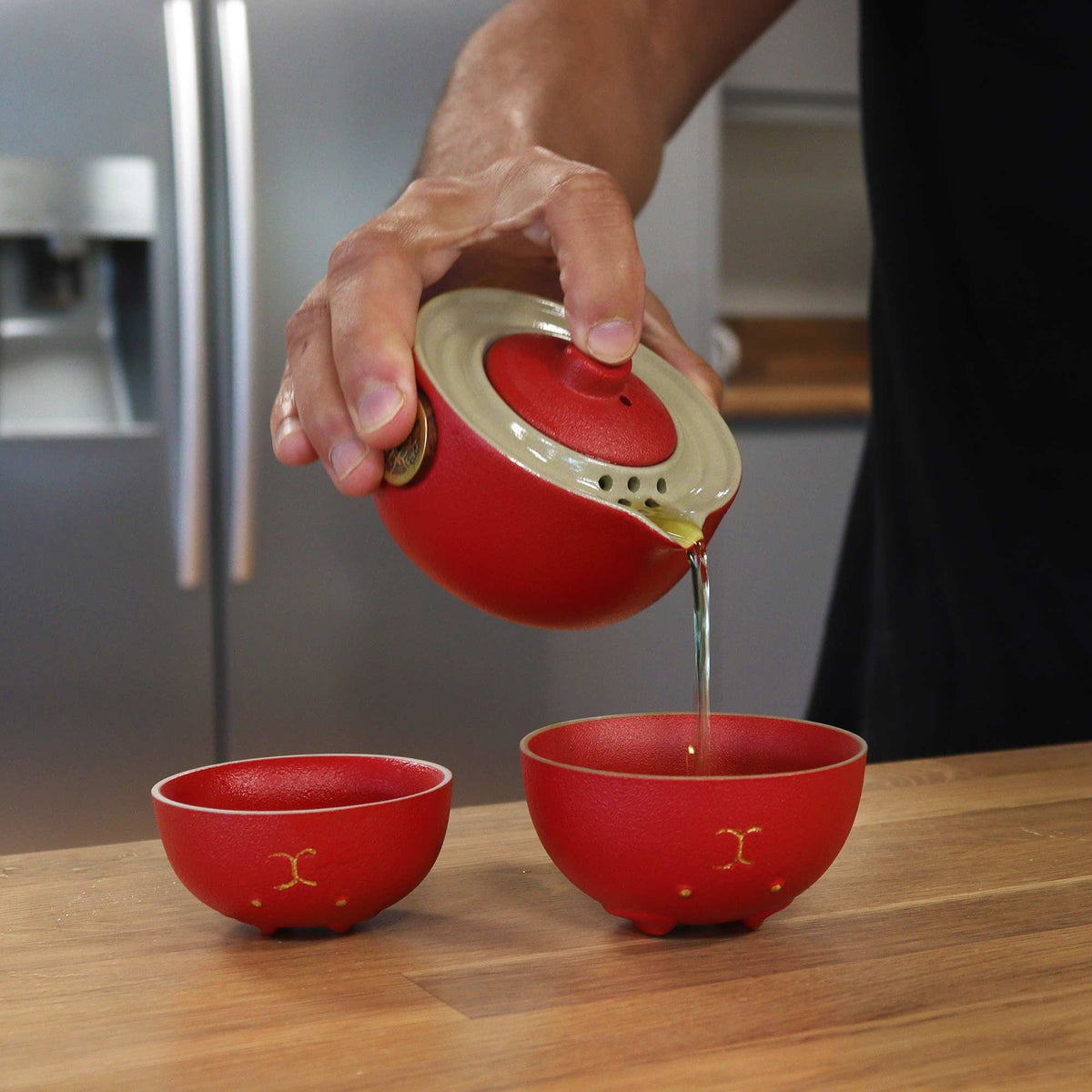 Red Money Cat Travel Teapot Set with Two Cups