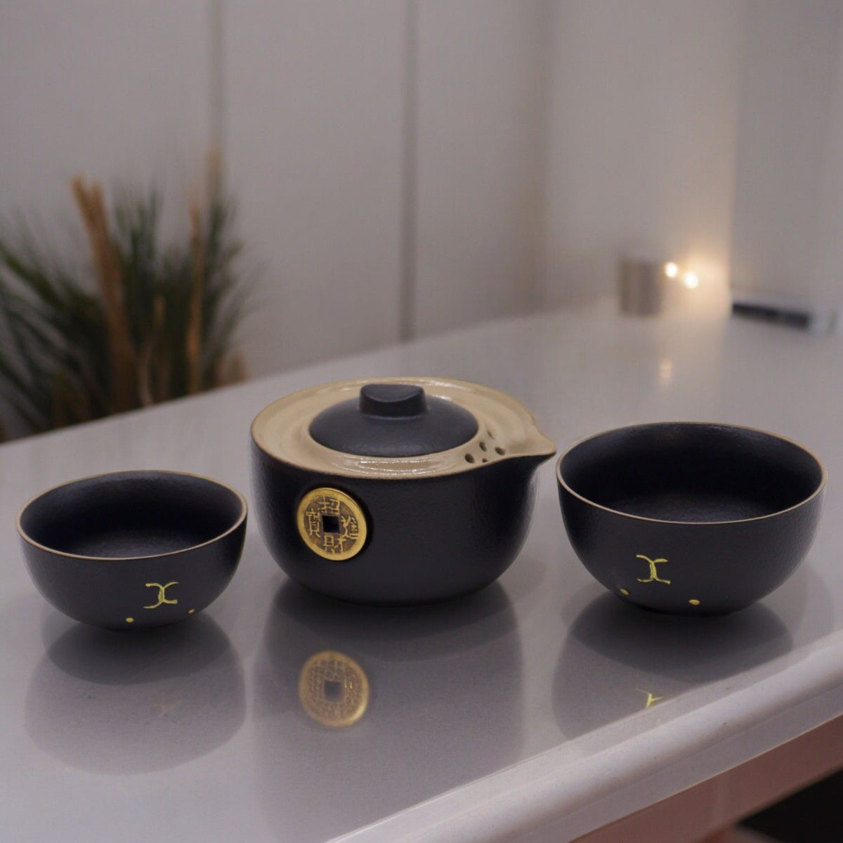 Black Money Cat Travel Teapot Set with Two Cups