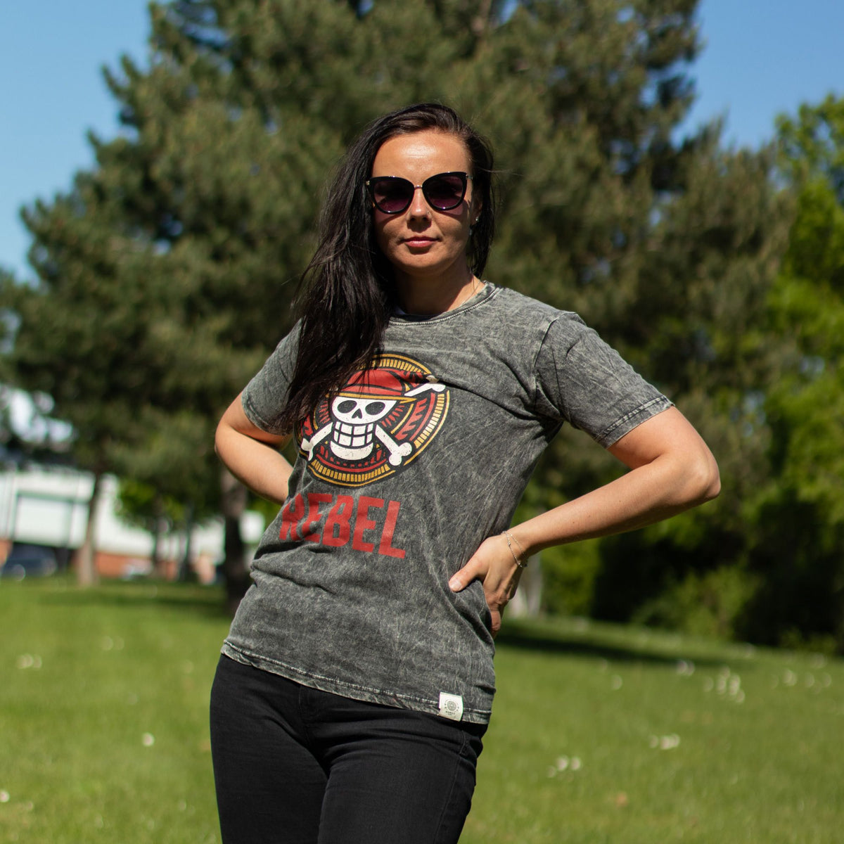 Nomad Sari Rebel Charcoal T-Shirt – Medium