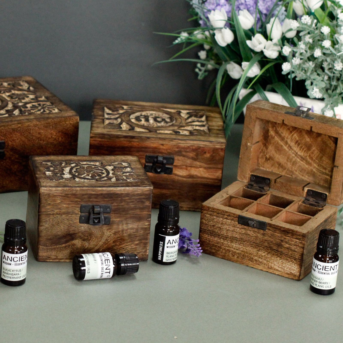 Floral Carved Essential Oil Storage Box – 24 Bottles