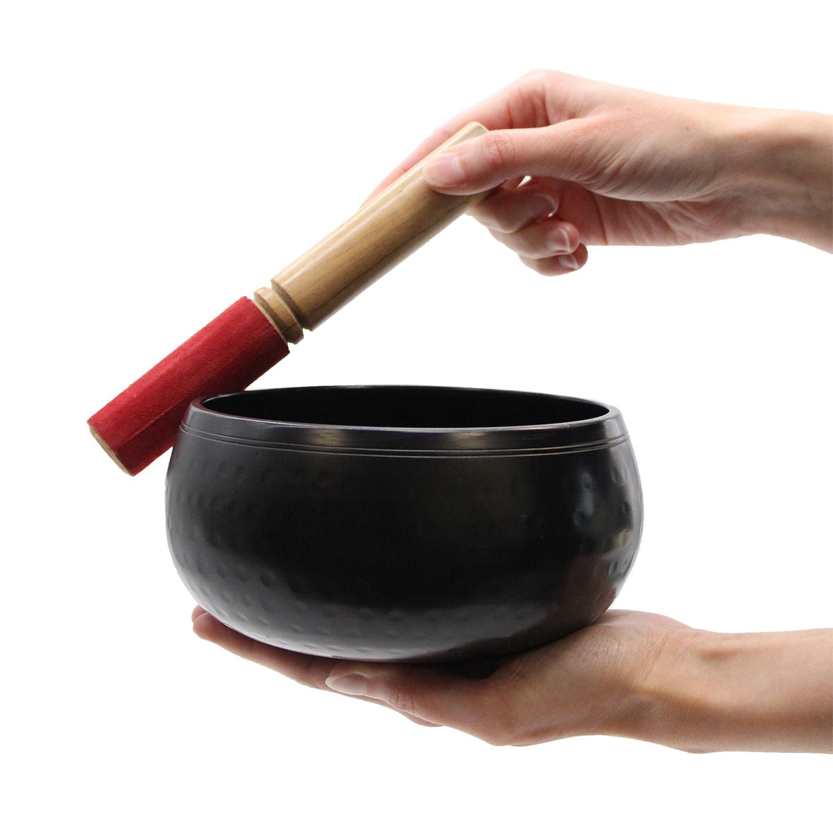 Large Black Beaten Singing Bowl – 18cm