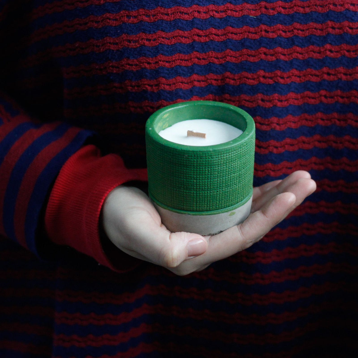 Green Sea Moss & Herbs Soy Candle in Concrete Pot